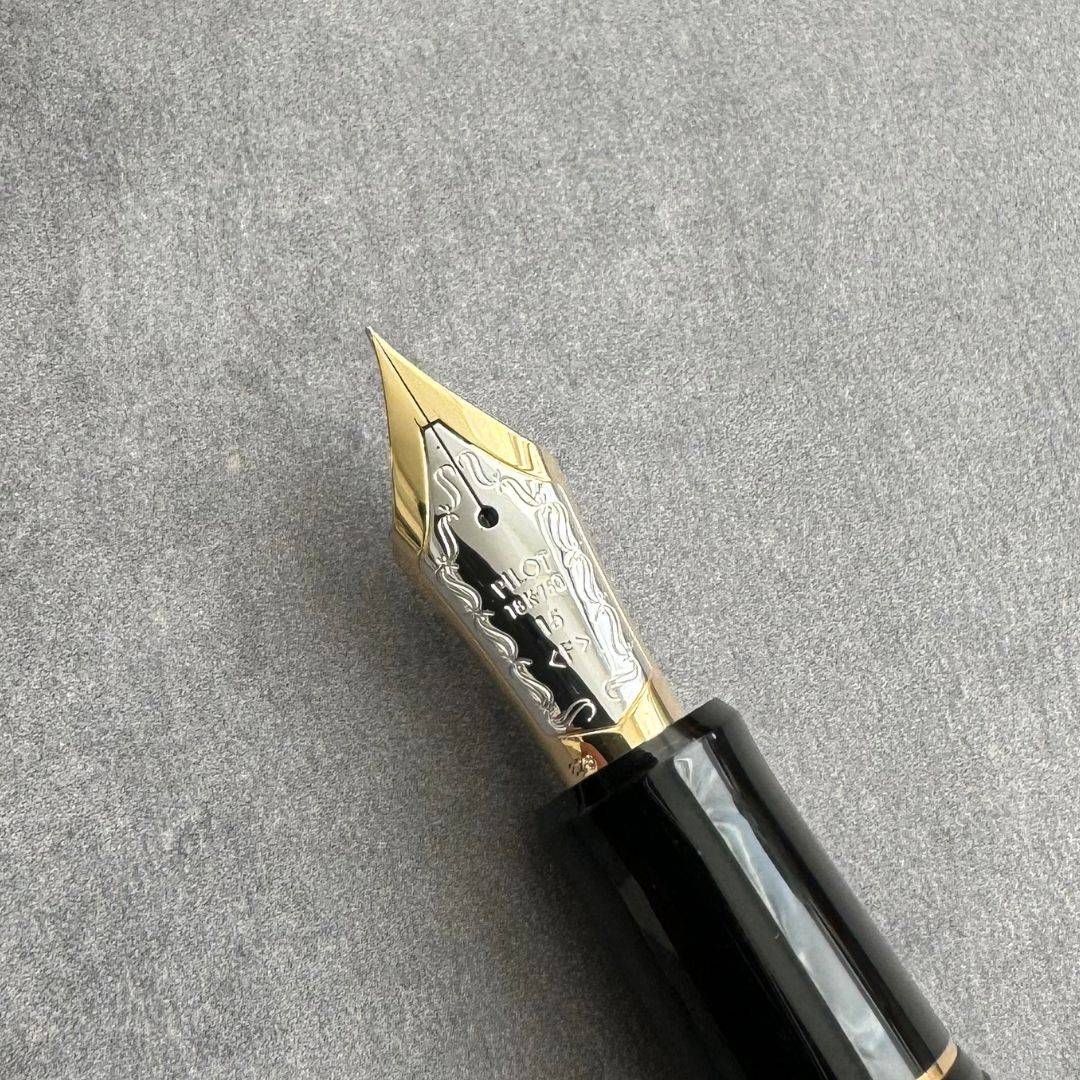 【美品 送料込み】パイロット 万年筆 漆 カスタム ８４５ 新品)PILOT パイロット 万年筆 カスタム845 漆黒（商品ID